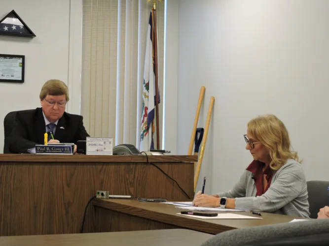 Hancock County minutes dispute emerges (edited)